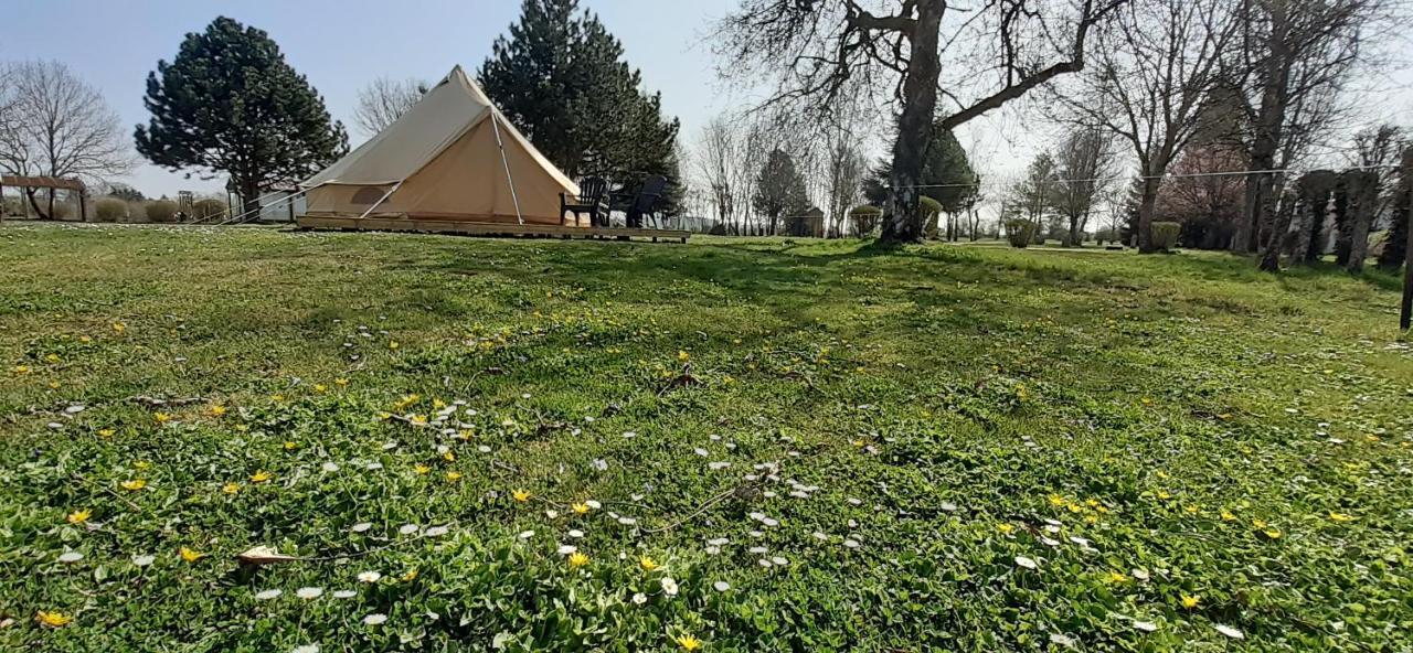 Tente Bell Au Camping Hautoreille Bannes  Exterior photo